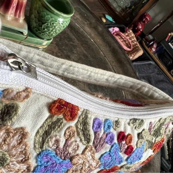 BOHO Floral EMBROIDERED VINTAGE HMONG BAG - Picture 3 of 9